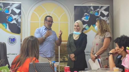 الطالبة آمنة أبو زايد من الثانوية الشاملة في كفر قاسم تحصد جائزة الناشط المتميز من وزارة التربية والتعليم 